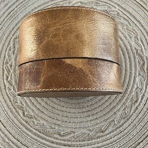Patricia Nash Leather Circular 5” Diameter Metallic Leather Treasure Box in EUC